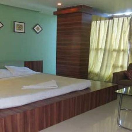 Hotel Bhubaneswari Classic Brahmapur Exteriör bild