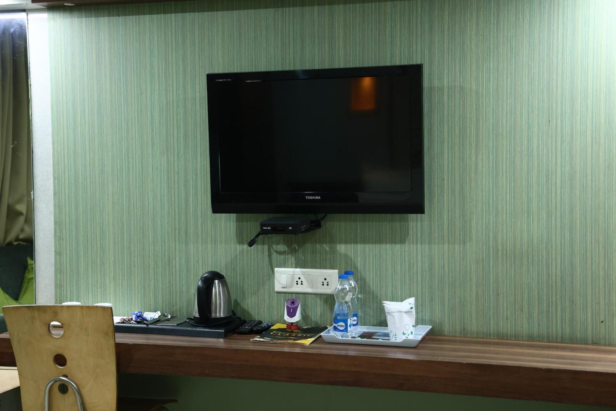 Hotel Bhubaneswari Classic Brahmapur Exteriör bild
