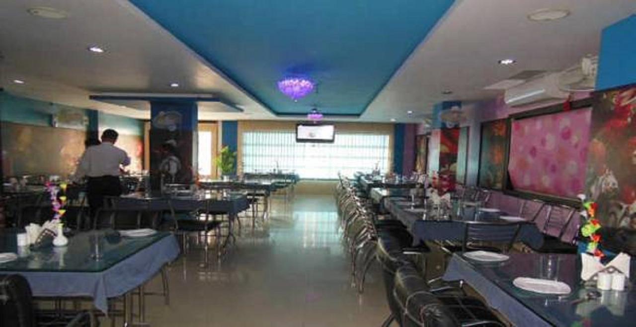 Hotel Bhubaneswari Classic Brahmapur Exteriör bild