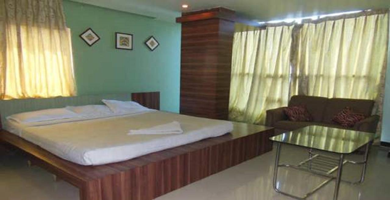 Hotel Bhubaneswari Classic Brahmapur Exteriör bild