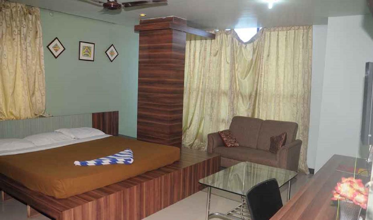Hotel Bhubaneswari Classic Brahmapur Exteriör bild