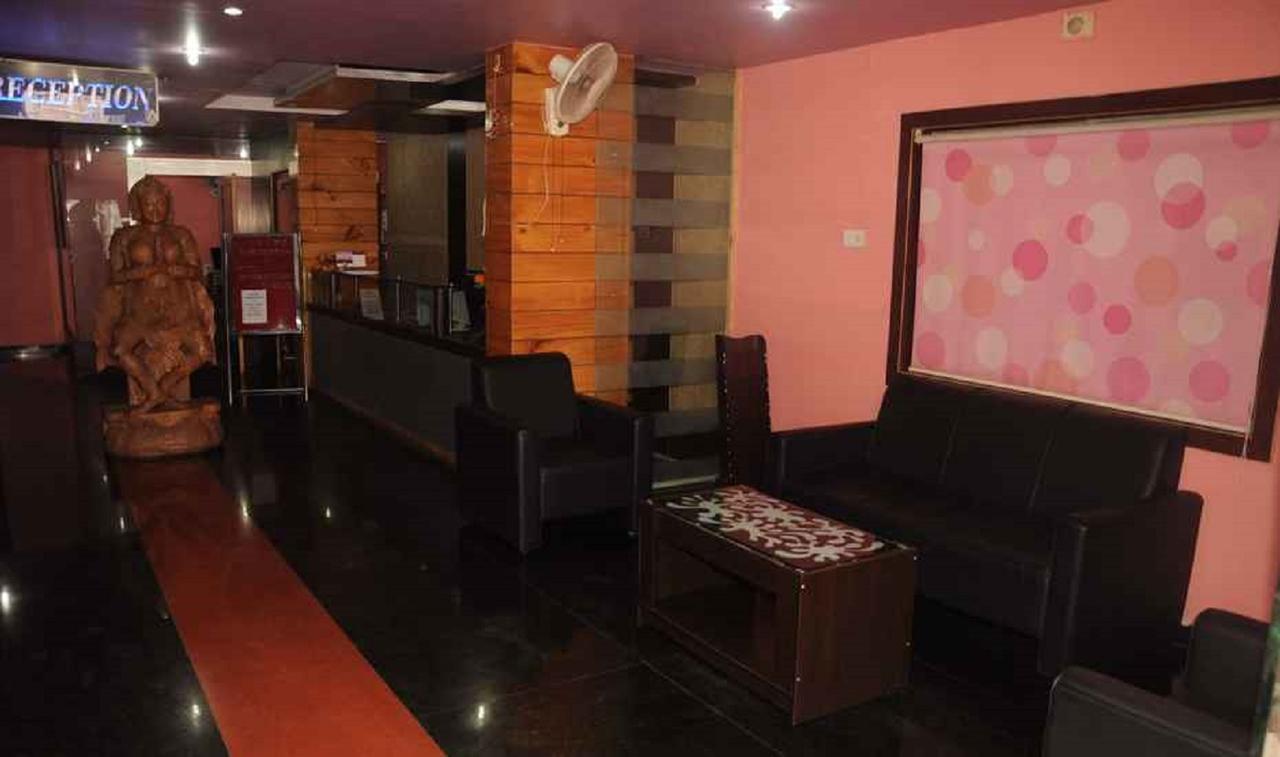 Hotel Bhubaneswari Classic Brahmapur Exteriör bild