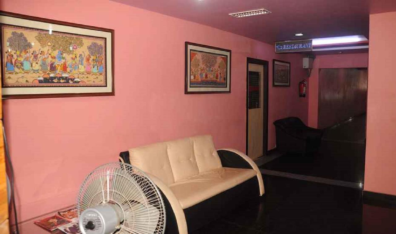 Hotel Bhubaneswari Classic Brahmapur Exteriör bild
