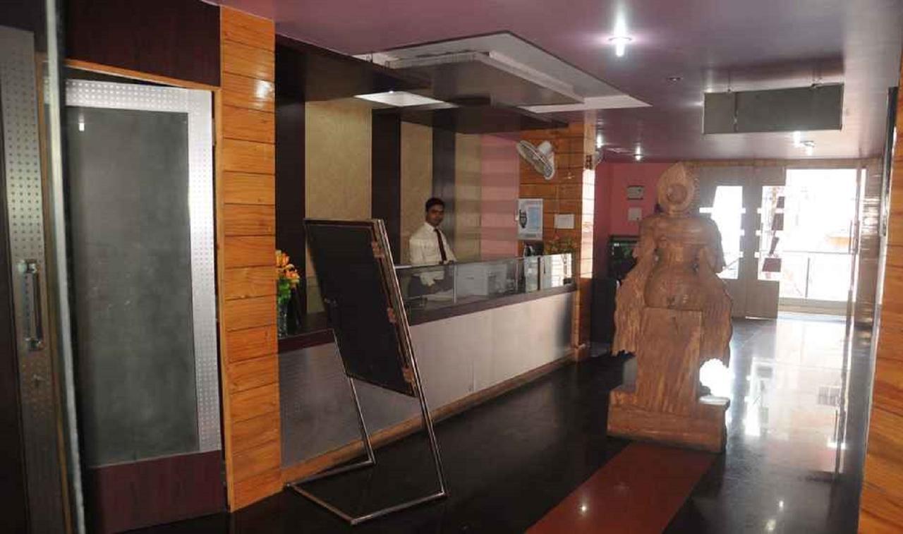 Hotel Bhubaneswari Classic Brahmapur Exteriör bild