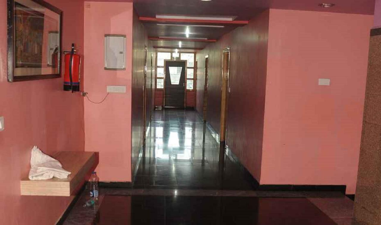 Hotel Bhubaneswari Classic Brahmapur Exteriör bild