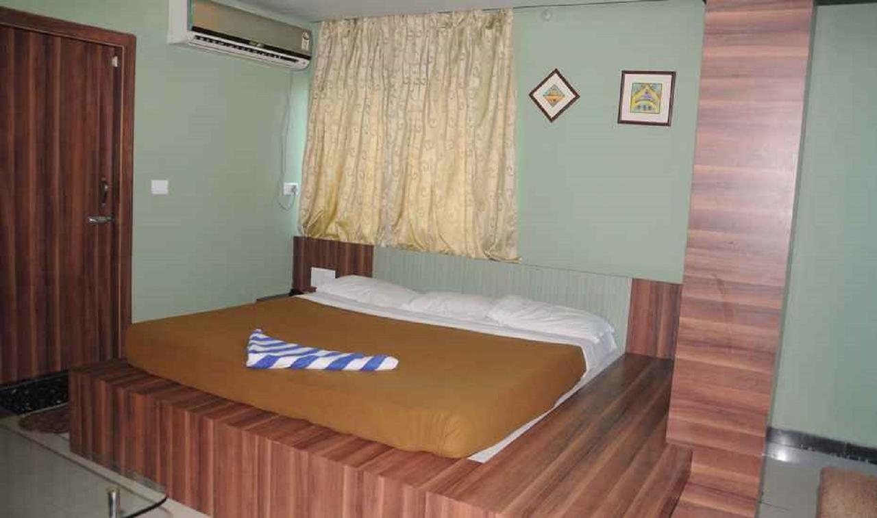 Hotel Bhubaneswari Classic Brahmapur Exteriör bild
