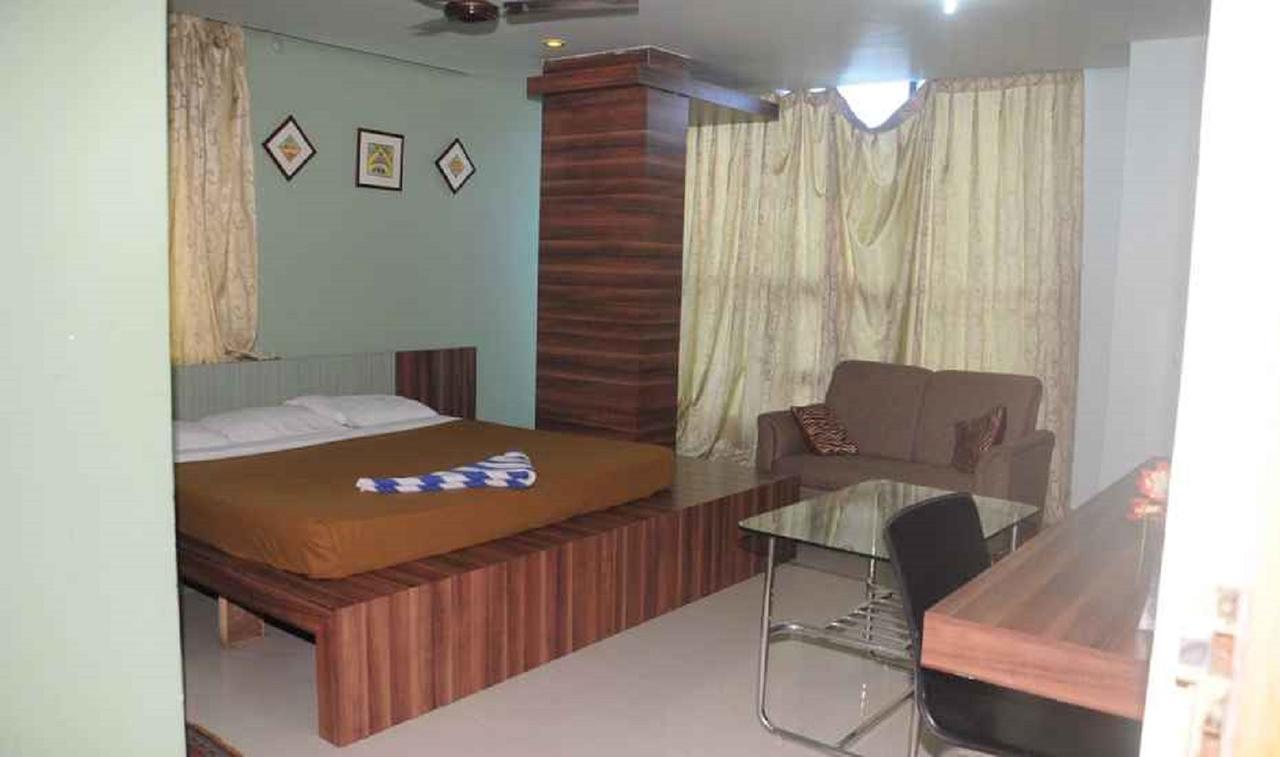 Hotel Bhubaneswari Classic Brahmapur Exteriör bild